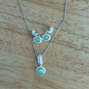 Roman Silver Tone/Peridot Necklace Set